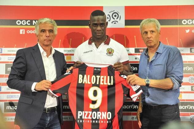 Themen der Woche - Sport Bilder des Tages - SPORT Mario Balotelli (ogcnice) - Lucien Favre (ogcnice) - Jean Pierre rivere (president ogcnice) - Fussball Frankreich, Ligue 1, Pressetermin OGC Nice - 02 09 2016 NorbertScanella Panoramic 