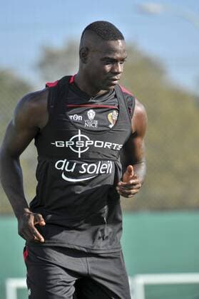 Fußball, Mario Balotelli - OGC Nizza Training Mario Balotelli (ogcnice) - Fussball Frankreich, Ligue 1, Training OGC Nice - 02 09 2016 NorbertScanella Panoramic 