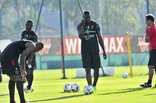 Fußball, Mario Balotelli - OGC Nizza Training Mario Balotelli (ogcnice) - Fussball Frankreich, Ligue 1, Training OGC Nice - 02 09 2016 NorbertScanella Panoramic 