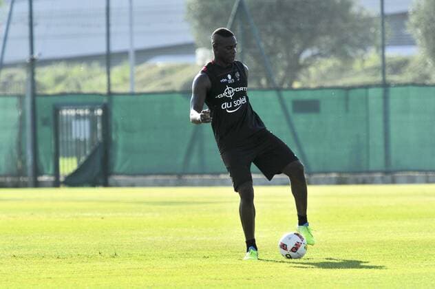 Fußball, Mario Balotelli - OGC Nizza Training Mario Balotelli (ogcnice) - Fussball Frankreich, Ligue 1, Training OGC Nice - 02 09 2016 NorbertScanella Panoramic 