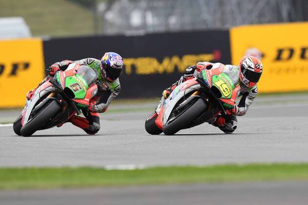 Bilder des Tages - SPORT Formel 1, GP von Silverstone IPP20160902 Motorsports: MotoGP World Championship WM Weltmeisterschaft GP of Great Britain, stefan bradl e alvaro bautista (Hinweis: Verwendung nur in Deutschland - only Germany) xHOCHxZWEIx xItalyxPhotoxPressx 