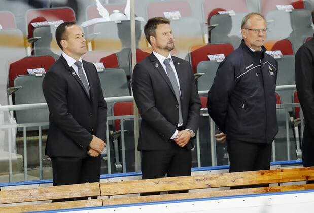 Bundestrainer Marco STURM, DEB Cheftrainer , Trainer, Tobias ABSTREITER, DEB Co-Trainer Dr.Andreas GROEGER, DEB Mannschaftsarzt DEUTSCHLAND - OESTERREICH 6-0 Eishockey Olympia Qualifikation 2016 Deutschland, Deutsche Eishockey Nationalmannschaft DEB , Riga, Lettland 02.09.2016
