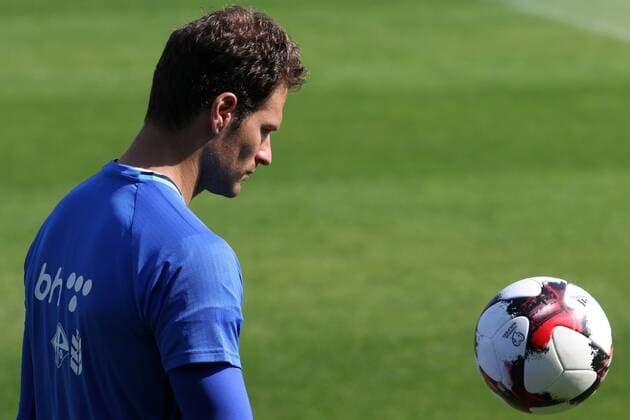 September 3, 2016 - Zenica, Bosnia and Herzegovina - ASMIR BEGOVIC plays with a ball during a training session three days before first 2018 World Cup qualifying match against Estonia. Bosnia and Herzegovina s national soccer team training session - ZUMAd128