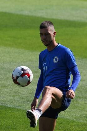 September 3, 2016 - Zenica, Bosnia and Herzegovina - HARIS MEDUNJANIN plays with a ball during a training session three days before first 2018 World Cup qualifying match against Estonia. Bosnia and Herzegovina s national soccer team training session - ZUMAd128