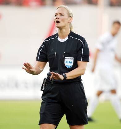 Zwickau, 01.09.2016, Stadion Zwickau, Fußball, 3.Liga, Nachholspiel vom 2.Spieltag , FSV Zwickau vs. 1.FC Magdeburg 0:0 , Im Bild; Schiedsrichterin Bibiana Steinhaus. ,