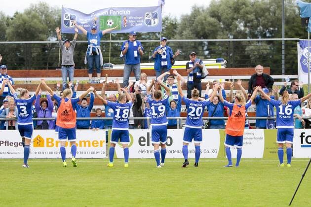 Sand Jubel nach dem Abpfiff, Jubel nach Spielende, Freude, Emotion, Fußball,Allianz Frauen Bundesliga, SC Sand - VfL Wolfsburg, xtgx