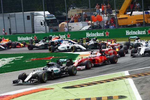 Italian Grand Prix, Monza 01 - 04 September 2016 04.09.2016 - Race, Start of the race, Nico Rosberg (GER) Mercedes AMG F1 W07 Hybrid leads Sebastian Vettel (GER) Scuderia Ferrari SF16-H 