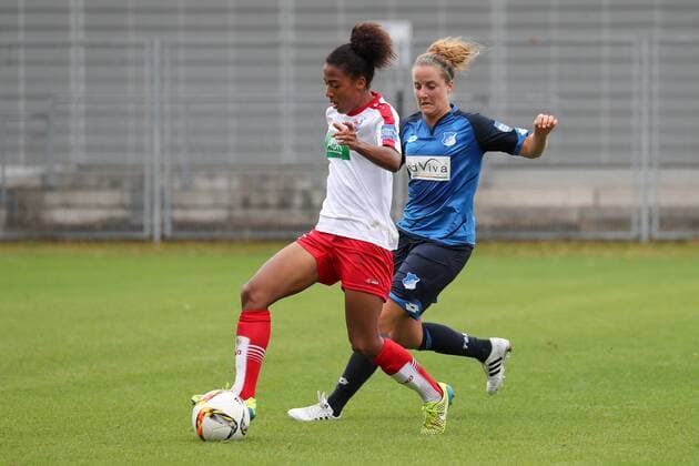 v.li.: Eseosa Aigbogun (Potsdam, 16), Sophie Howard (TSG, 26), Fussball, Allianz Frauen-Bundesliga, TSG 1899 Hoffenheim - 1. FFC Turbine Potsdam, xozx