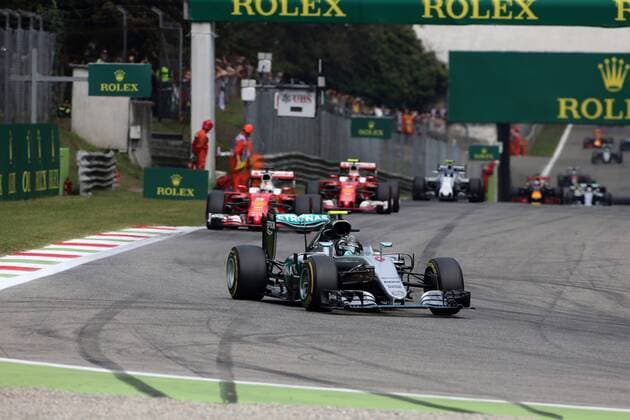 Italian Grand Prix, Monza 01 - 04 September 2016 04.09.2016 - Race, Nico Rosberg (GER) Mercedes AMG F1 W07 Hybrid leads Sebastian Vettel (GER) Scuderia Ferrari SF16-H 