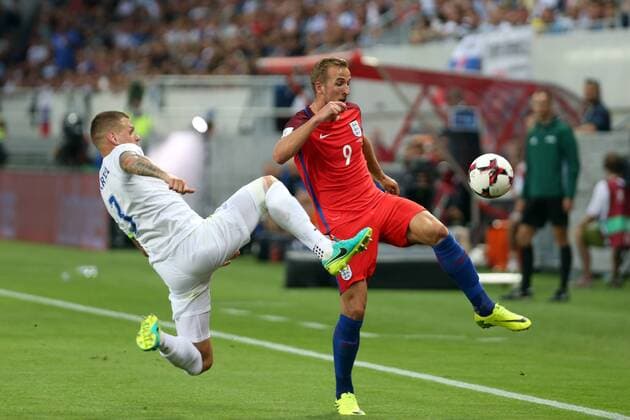 Fußball, WM Quali, Slowakei - England TRNAWA 04.09.2016 - Nationalteam Länderspiel MARTIN SKRTEL SLO HARRY KANE ENG - TRNAVA 04.09.2016 SPORT FOOTBALL QUALIFICATION FOR THE WORLD CUP RUSSIA 2018 SLOVAKIA - ENGLAND -  160904CHW058