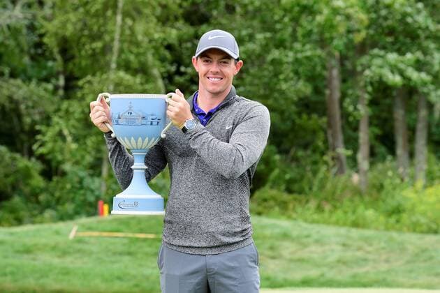 Golft, Deutsche Bank Championship in Boston, Sieger Rory McIlroy Monday, September 5, 2016: Rory McIlroy of Northern Ireland Nordirland poses with the Deutsche Bank Championship trophy after winning the Deutsche Bank Championship tournament with a final tournament score of -15 at the Tournament Players Club, in Norton, Massachusetts. Cal Media PGA Golf Herren 2016: Deutsche Bank Championship SEP 05 - ZUMAc04_