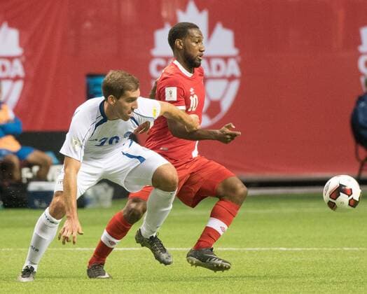 El Salvador s Pablo Oshan Batuto Punyed Dubon (L) with Canada s Junior Hoilett (R) in action at the FIFA World Cup WM Weltmeisterschaft Fussball Soccer qualifier at BC Place Stadium in Vancouver, British Columbia, 6 September 2016. CANADÁ VS EL SALVADOR !ACHTUNG: NUR REDAKTIONELLE NUTZUNG!  cmm 20160907-636088283139172111