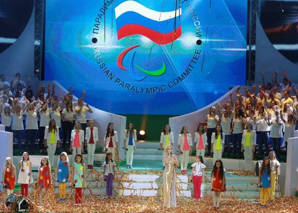 Bilder des Tages - SPORT ErÃ¶ffnung der Allrussischen Paralympischen Spiele MOSCOW, RUSSIA - SEPTEMBER 7, 2016: Singer Polina Gagarina (C front) performs at the opening ceremony of the Open All-Russian Paralympic Contest, part of the Summer Paralympic Games, at Crocus City Hall. More than 260 athletes are to take part in the event, which was organised after the International Paralympic Committee suspended the Russian Paralympic Committee amid a doping scandal and thus prevented all Russian athletes from taking part in the 2016 Summer Paralympic Games in Rio de Janeiro. Sergei Fadeichev TASS  TS03030F