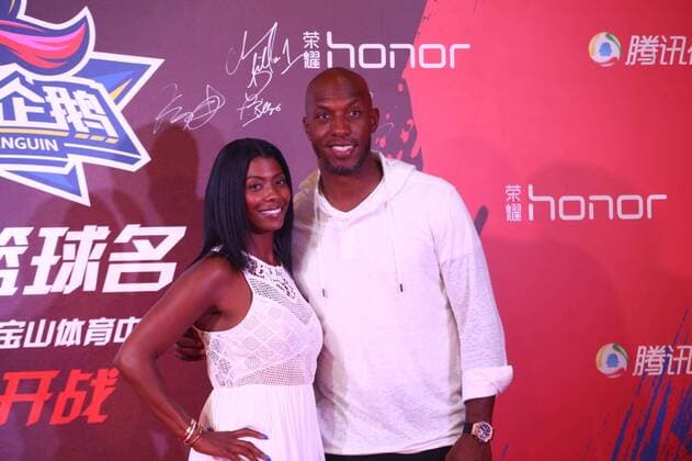 NBA, Hall of Fame Game in Shanghai, roter Teppich SHANGHAI, CHINA - SEPTEMBER 10: American retired professional basketball player Chauncey Billups (R) poses at red carpet of the 2016 Super Penguin Basketball Hall of Fame game on September 10, 2016 in Shanghai, China.  CFP491710053 
