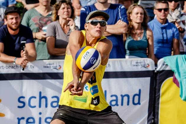Annahme 1 Max Betzien (VCO Berlin ) Deutsche Beach-Volleyball Meisterschaften 2016 Timmendorfer Strand