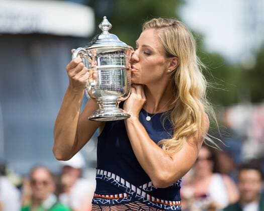 Tennis, Angelique Kerber Fotoshooting in New York ANGELIQUE KERBER (GER) mit dem US Open 2016 Pokal Tennis - US Open 2016 - Grand Slam ITF ATP Tennis Herren WTA Tennis Damen - USTA Billie Jean King National Tennis Center - New York - New York - USA - 11 September 2016.