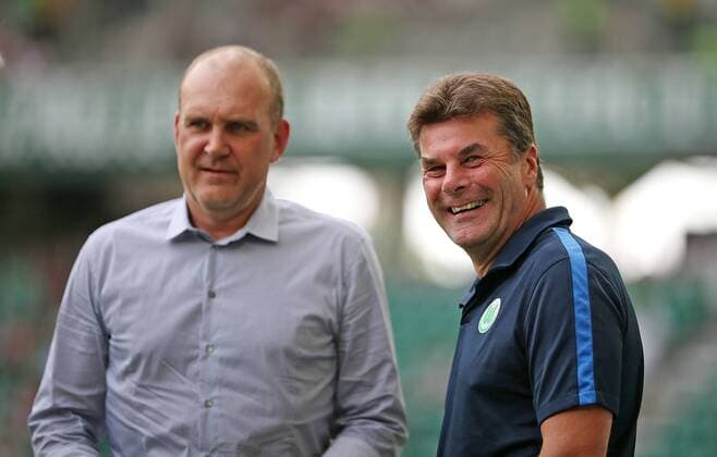 10.09.2016, Fussball 1.Bundesliga 2016 2017, 2.Spieltag, VfL Wolfsburg - 1. FC Köln, in der Volkswagen Arena, Wolfsburg. v.l. Manager Jörg Schmadtke (Köln) und Trainer Dieter Hecking (Wolfsburg) 