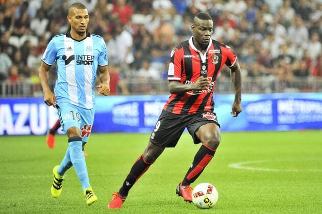 Mario Balotelli (ogcnice) - Willian vainqueur (marseille) FOOTBALL : OGC Nice vs Marseille - Ligue 1 - 11 09 2016 NorbertScanella Panoramic 