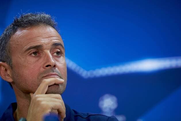 Bilder des Tages - SPORT FC Barcelona Barca s Spanish head coach Luis Enrique addresses the media during a press conference PK Pressekonferenz at the end of a team s training session in Barcelona, northeastern Spain, 12 September 2016. FC Barcelona will face Celtic in a Champions League soccer match the upcoming 13 September at Camp Nou stadium. EFE Alejandro Garcia FC BARCELONA PRESS CONFERENCE !ACHTUNG: NUR REDAKTIONELLE NUTZUNG!  GRA210 20160912-636092932767807549