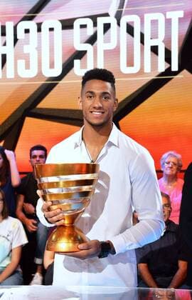 Bilder des Tages - SPORT Fußball, Auslosung Coupe de La Ligue in Frankreich Tony Yoka FOOTBALL : Auslosung Ligapokal Frankreich Coupe de La Ligue - 12 09 2016 AnthonyBIBARD FEPx 