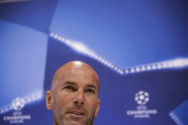 Head coach of Real Madrid, French Zinedine Zidane, speaks during a press conference PK Pressekonferenz following a training session of the team at the Valdebebas sports city in Madrid, Spain, 13 September 2016. Real Madrid will face Sporting Lisboa in their UEFA Champions League Group F soccer match on 14 September 2016. Press conference of Real Madrid !ACHTUNG: NUR REDAKTIONELLE NUTZUNG!  GRA183 20160913-636093718728406560