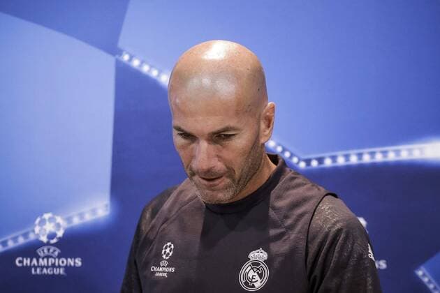Fußball, CL, Real Madrid Pressekonferenz Head coach of Real Madrid, French Zinedine Zidane, attends a press conference PK Pressekonferenz following a training session of the team at the Valdebebas sports city in Madrid, Spain, 13 September 2016. Real Madrid will face Sporting Lisboa in their UEFA Champions League Group F soccer match on 14 September 2016. Press conference of Real Madrid !ACHTUNG: NUR REDAKTIONELLE NUTZUNG!  GRA183 20160913-636093738021959856