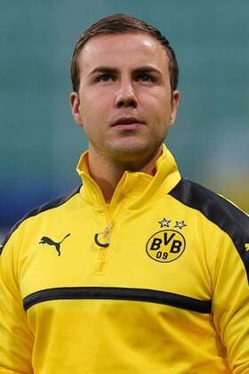 Fußball, CL, Borussia Dortmund Training 13.09.2016 - Warschau, Polen - Fussball, Champions League, Training Borussia Dortmund: Mario Goetze (Borussia), team Borussia training before UEFA Champions League match against Legia Warszawa  20160913toja354