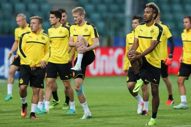 Fußball, CL, Borussia Dortmund Training 13.09.2016 - Warschau, Polen - Fussball, Champions League, Training Borussia Dortmund: Pierre Emerick Aubameyang (Borussia), team Borussia training before UEFA Champions League match against Legia Warszawa  20160913toja404