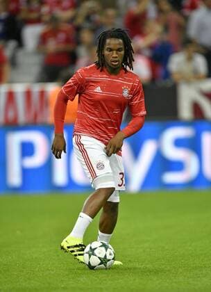 Vor dem Spiel: Auwärmen Renato Sanches FC Bayern München am Ball Champions League CL Gruppenphase FC Bayern München FCB vs FC FK Rostow Rostov 13.09.2016