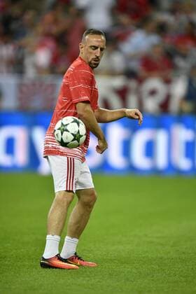 Vor dem Spiel: Auwärmen Franck Ribery FC Bayern München am Ball Champions League CL Gruppenphase FC Bayern München FCB vs FC FK Rostow Rostov 13.09.2016
