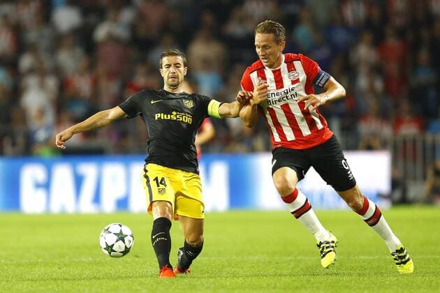 (l-r) Gabi of Atletico Madrid, Luuk de Jong of PSV Eindhovenduring the UEFA Champions League group D match between PSV Eindhoven and Atletico Madrid on September 13, 2016 at the Philips stadium in Eindhoven, The Netherlands. PSV v Atletico Madrid UEFA Champions League 2016 2017 xVIxxIVx 6210424