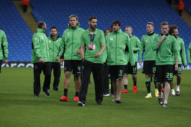 13.09.2016. The Etihad, Manchester, England. UEFA Champions League Football. Manchester City versus Borussia Monchengladbach. Borussia Monchengladbach players leave the pitch having saluted their fans after the game was postponed due to standing water and torrential rain. xAlanxMartinx  ActionPlus11788855
