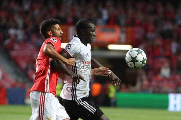 Fußball, CL, Benfica Lissabon - Besiktas Istanbul September 13, 2016 - Lisbon, Portugal - Benfica s forward Franco Cervi celebrates after scoring a goal during the UEFA Champions League Group B football match between SL Benfica and Besiktas JK at the Luz stadium in Lisbon, Portugal on September 13, 2016. UEFA Champions League Group B football match SL Benfica vs Besiktas JK  - ZUMAn230