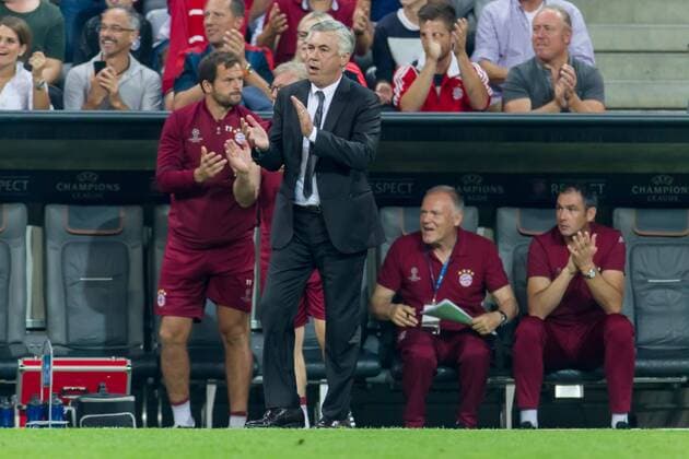 Munich, Germany 13.09.2016, UEFA Champions League - 2016 17 Season, Group D - Matchday 1, FC Bayern Muenchen - FK Rostov, bejubelt den Torschuetzen zum 3:0 Cheftrainer Carlo Ancelotti (FCB) ( DeFodi048