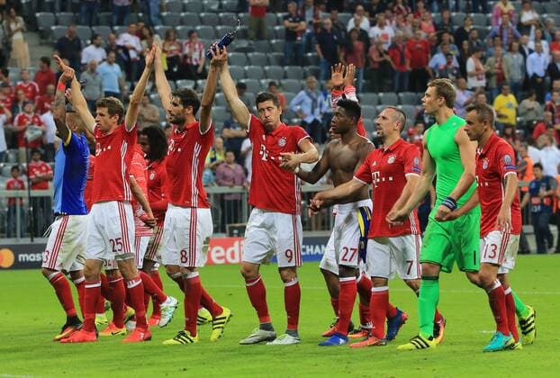 Fußball, CL, Bayern München - FK Rostow 13.09.2016, CL, FC Bayern vs FK Rostow, Allianz Arena Muenchen Fussball, im Bild: FCB jubelt nach dem Sieg vs Rostow