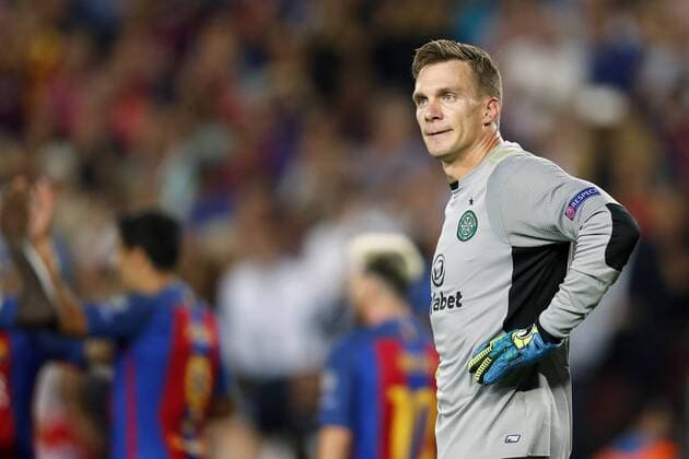 Fußball, CL, FC Barcelona - Celtic Glasgow (L-R) Luis Suarez of FC Barcelona Barca Lionel Messi of FC Barcelona, goalkeeper Dorus de Vries of Celtic FCduring the UEFA Champions League group C match between FC Barcelona and Celtic on September 13, 2016 at the Camp Nou stadium in Barcelona, Spain. FC Barcelona v Celtic UEFA Champions League 2016 2017 xVIxxIVx 6211548