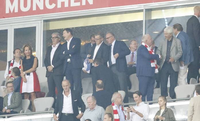 Joerg WACKER, Vorstand Internationalisierung Andreas JUNG, Marketing Chef und Mitglied im Vorstand des FCB Jan-Christian Dreesen , Finanzvorstand FCB Karl-Heinz RUMMENIGGE (Vorstandsvorsitzender FCB AG) Ehefrau Martina FC BAYERN MUENCHEN - FK ROSTOW 5-0 Gruppnphase, Fussball UEFA Champions League, Muenchen, 13.09.2016 CL Saison 2016 2017