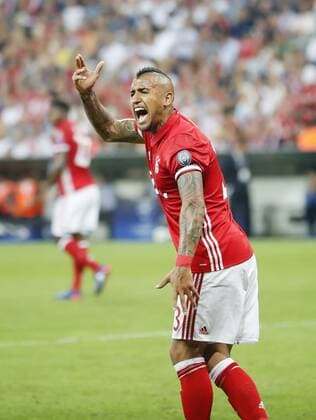 Arturo VIDAL, FCB 23 Emotionen, Gefuehle, Reaktion, Wut, wuetend, schrei, Wutausbruch, Aktion gestikuliert und gibt Anweisungen, Aktion, Einzelbild, Gestik, Geste, Handbewegung, zeigen, deuten Halbfigur, Freisteller , Aktion, Einzelbild, Portrait, Porträt, FC BAYERN MUENCHEN - FK ROSTOW 5-0 Gruppnphase, Fussball UEFA Champions League, Muenchen, 13.09.2016 CL Saison 2016 2017