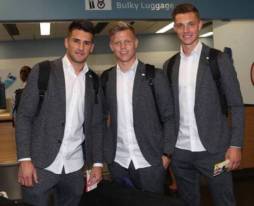SOCCER - EL, Giurgiu vs A.Wien, preview VIENNA,AUSTRIA,14.SEP.16 - SOCCER - UEFA Europa League, Astra Giurgiu vs FK Austria Wien, preview, departure from Vienna Airport. Image shows Osman Hadzikic, Patrick Pentz and Tino Casali (A.Wien). GEPAxpictures xChristianxOrt