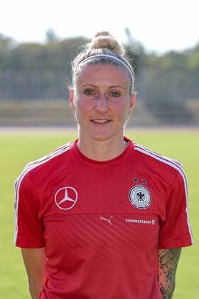 Anja Mittag (DFB, 11), Porträt, Portrait, Fussball, Frauen, Porträtfotos und Teamfoto der DFB-Frauen, xozx