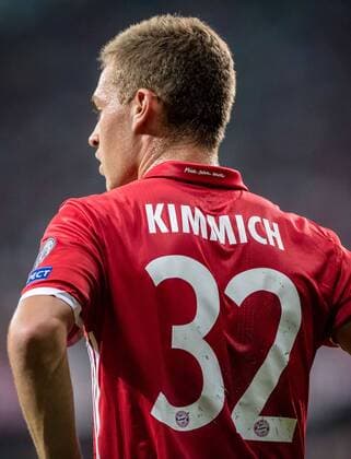 13. September 2016: Muenchen, Allianz Arena: Fussball UEFA Champions League: FC Bayern Muenchen - FK Rostow: Muenchens Joshua Kimmich nachdenklich.