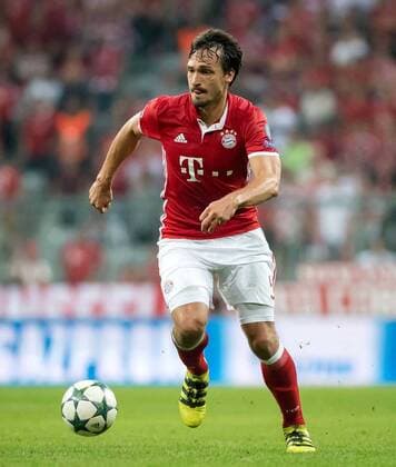 13. September 2016: Muenchen, Allianz Arena: Fussball UEFA Champions League: FC Bayern Muenchen - FK Rostow: Muenchens Mats Hummels am Ball.