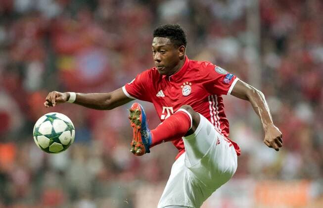 13. September 2016: Muenchen, Allianz Arena: Fussball UEFA Champions League: FC Bayern Muenchen - FK Rostow: Muenchens David Alaba am Ball.