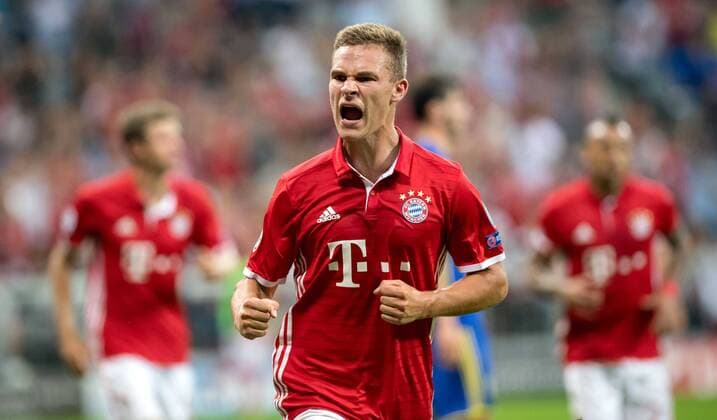 13. September 2016: Muenchen, Allianz Arena: Fussball UEFA Champions League: FC Bayern Muenchen - FK Rostow: Muenchens Joshua Kimmich jubelt ueber seinen Treffer zum 4:0.