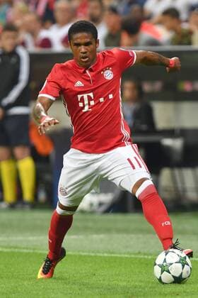 Douglas COSTA (Bayern Muenchen), Aktion,Einzelaktion,Einzelbild, Freisteller,Ganzkoerperaufnahme,ganze Figur. FC Bayern Muenchen-FK Rostow 5-0. Fussball Champions League Gruppenphase am 13.09.2016. A L L I A N Z A R E N A.
