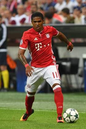 Douglas COSTA (Bayern Muenchen), Aktion,Einzelaktion,Einzelbild, Freisteller,Ganzkoerperaufnahme,ganze Figur. FC Bayern Muenchen-FK Rostow 5-0. Fussball Champions League Gruppenphase am 13.09.2016. A L L I A N Z A R E N A.