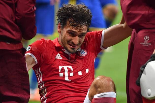 Mats HUMMELS (Bayern Muenchen),nach Schaedelprellung,verletzt,Verletzung, Aktion,Einzelbild,angeschnittenes Einzelmotiv,Portraet,Portrait,Porträt. FC Bayern Muenchen-FK Rostow 5-0. Fussball Champions League Gruppenphase am 13.09.2016. A L L I A N Z A R E N A.