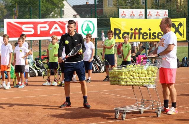 TENNIS - STTV, Try Out Day LEIBNITZ,AUSTRIA,14.SEP.16 - TENNIS - STTV, Try Out Day. Image shows Dominic Thiem (AUT) and Guenther Bresnik. GEPAxpictures xChristianxWalgram