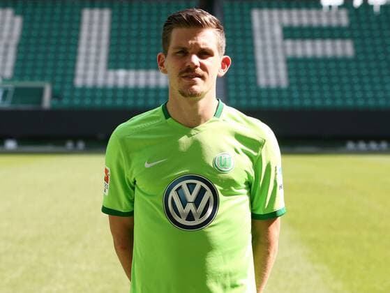 Sebastian Jung (24) Einzelbild Querformat Fußball Fussball GER 1.BL Porträttermin 2016 2017 VfL Wolfsburg 14.09.2016