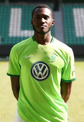 Josuha Guilavogui (23) Einzelbild Hochformat Fußball Fussball GER 1.BL Porträttermin 2016 2017 VfL Wolfsburg 14.09.2016